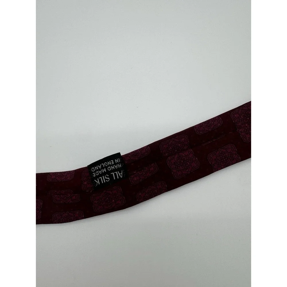 Van Heusen 100% Silk Tie Burgundy Red Geometric Pattern Made in England Classic